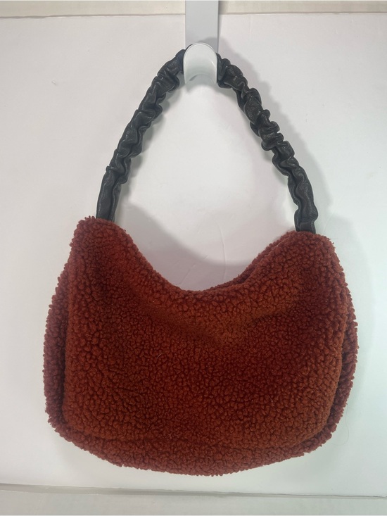 Borse in Pelle Handbags - Cozy Sherpa Shoulder Bag in Rust with Black Handle